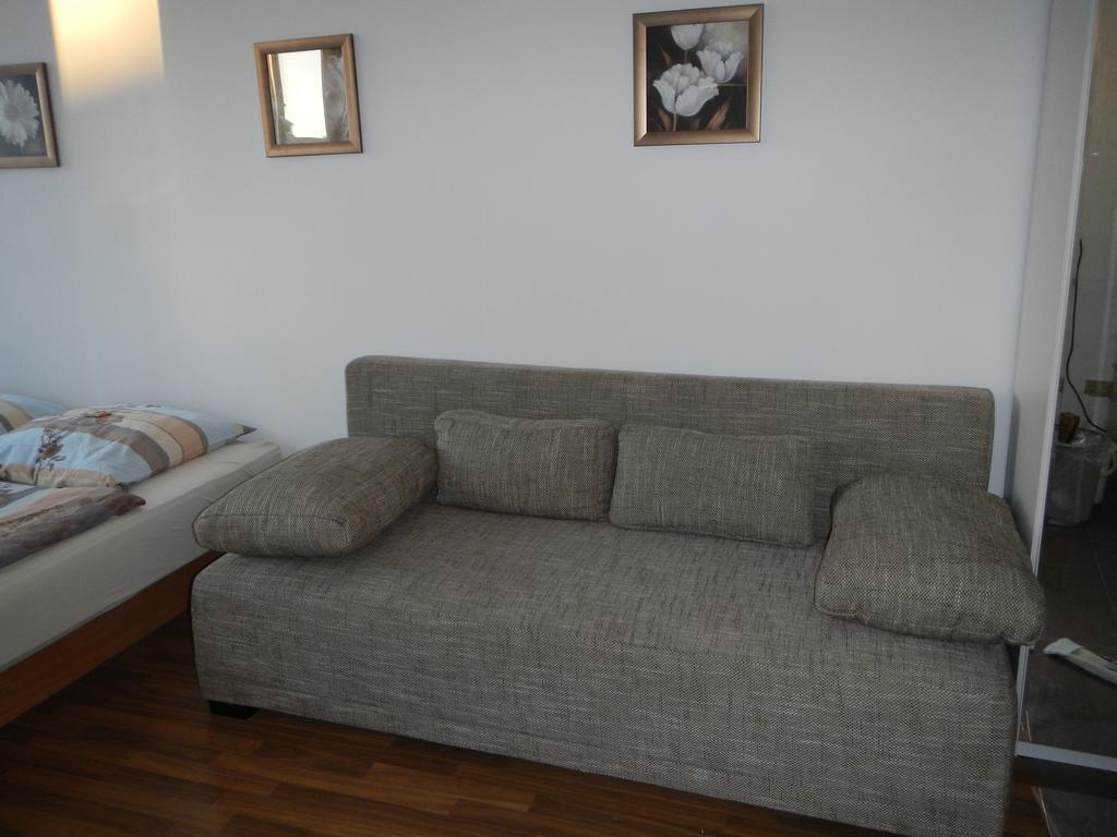 Sonniges Modernes Appartement Hoehenberg Cologne Exterior photo