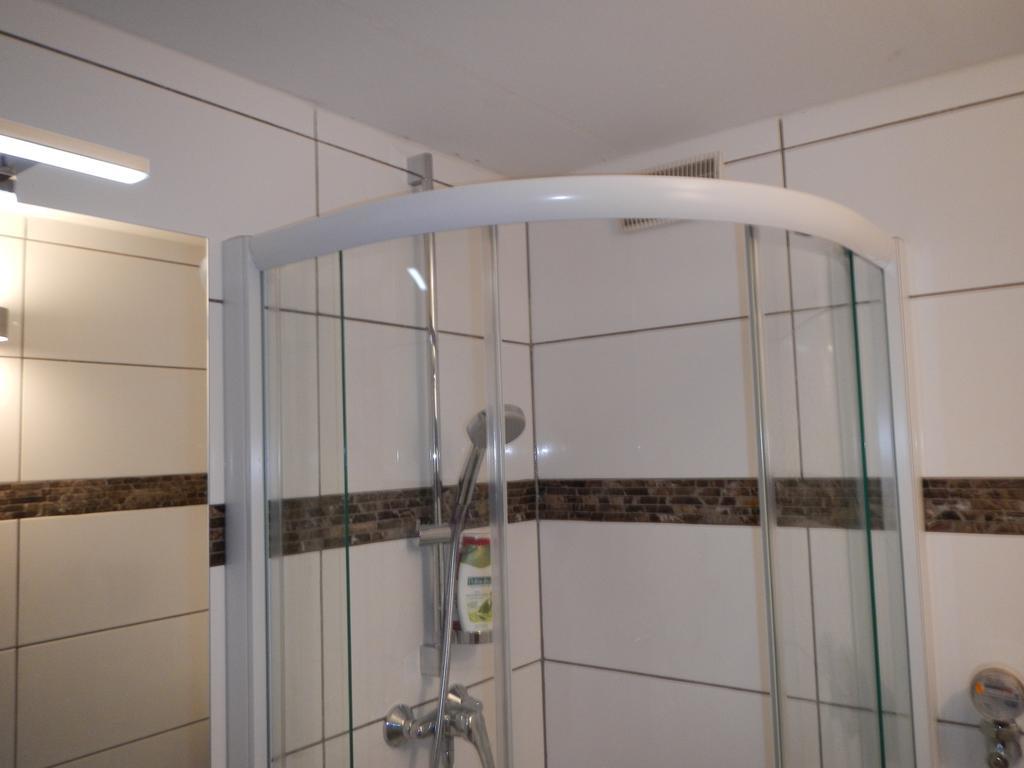 Sonniges Modernes Appartement Hoehenberg Cologne Exterior photo
