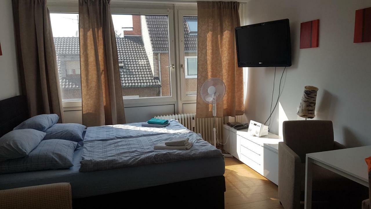 Sonniges Modernes Appartement Hoehenberg Cologne Exterior photo