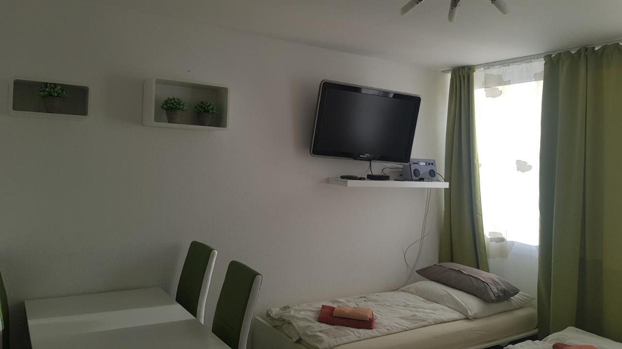 Sonniges Modernes Appartement Hoehenberg Cologne Exterior photo